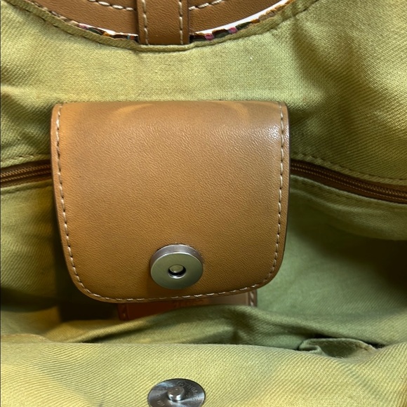 VINTAGE FOSSIL PASTEL WOVEN HANDBAG BROWN ACCENTS ROUND HANDLES KEY CHARM‎ - Picture 5 of 6